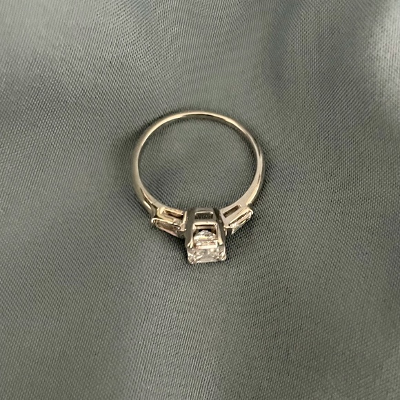 Antique 1.5+ctw Brilliant Emerald Cut Diamond Ring - Picture 4 of 7